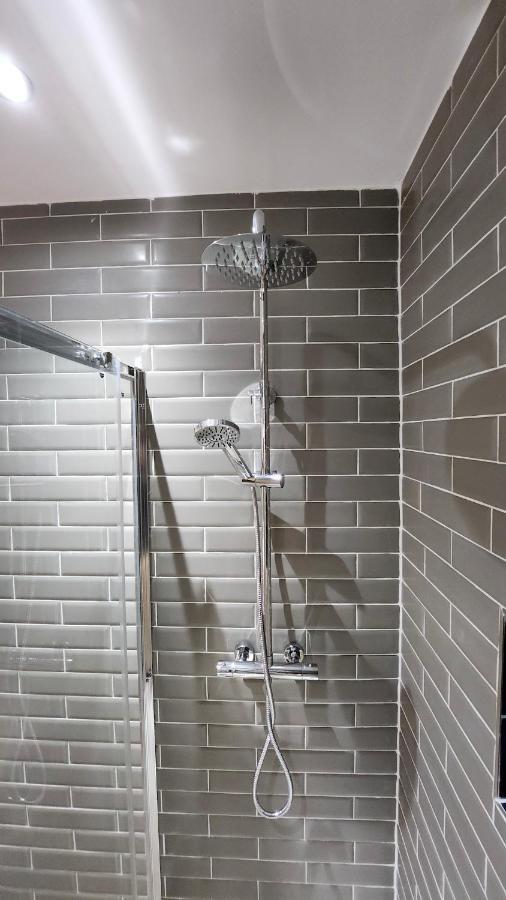 Principality Suites; Three Bed By Property Promise Cardiff Kültér fotó